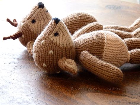 Knitted Deer Pattern, Deer Knitting Pattern, Knitted Stuffed Animals, Julie Williams, Rabbit Crafts, Knitted Toys Free Patterns, Knit Toys, Little Cotton Rabbits, Animal Knitting Patterns