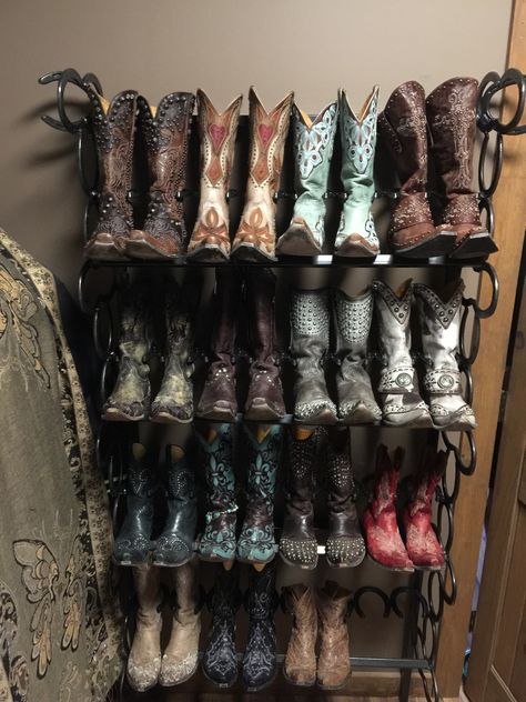 Boot rack made from horseshoes Cowboy Boot Shelf Display, Cowboy Boot Storage, Boot Shelf, Cowboy Boot Rack, Boot Display, Boot Closet, Horseshoe Boot Rack, Cowboy Boot Crafts, Pallet Shoe Rack