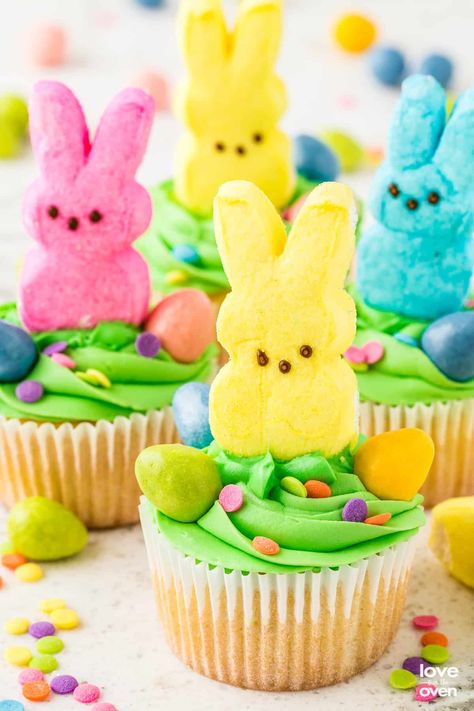 Peeps Cupcakes, Peeps Dessert, Easter Cupcake Ideas, Easter Brownies, Peeps Cake, Easter Beagle, Easter Cooking, Easter Marshmallow, Homemade Buttercream