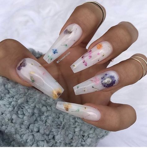 angelica on Twitter: "is there any nail techs in dallas that can do something like this????… " Acrylic Coffin Nails, Milky Nails, White Nail Art, Acrylic Coffin, Summer Acrylic Nails, Gradient Nails, Easter Nails, Milk Bath, Rainbow Nails