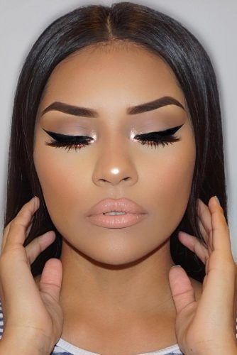 Best Winter Makeup Looks for the Holiday Season ★ See more: http://glaminati.com/best-winter-makeup-looks-holiday/ Winter Make-up, Makeup Looks Winter, Winter Make Up, Kardashian Makeup, Arbonne Business, Wedding Makeup Tutorial, Foundation Tips, Makeup Tip, Beauty Make-up