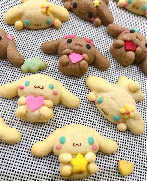 Sanrio Themed Food, Cinnamoroll Cookies, Sanrio Treats, Sanrio Baking, Picnic Baking, Sanrio Picnic, Cinnamoroll Food, Cinnamoroll Birthday Party, Sanrio Desserts