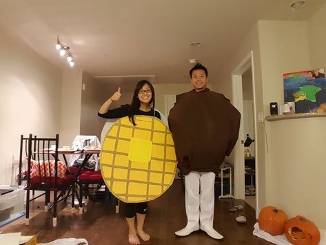 Waffle Costume, Diy Halloween Couples, Halloween Couples, Chicken And Waffles, Diy Halloween, Twist, Chicken, Halloween