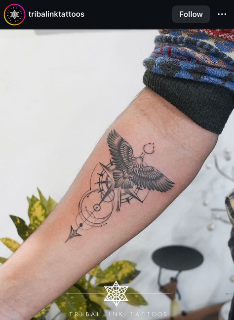 Egypt Tattoos, Arrow Compass Tattoo, Hand Tattoo Design, Half Sleeve Tattoos Sketches, Full Hand Tattoo, Unique Tattoos For Men, Romantic Tattoo, Simple Arm Tattoos, Egyptian Tattoo Sleeve