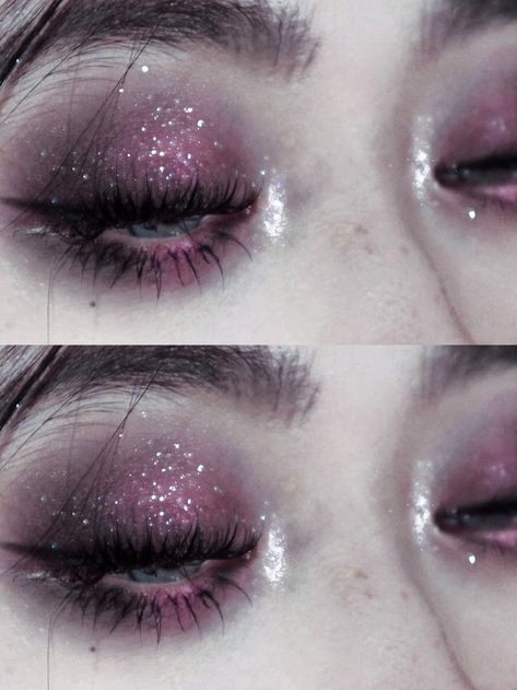 Creative Grunge Makeup, Eyeshadow Looks Basic, Witchy Aesthetic Makeup, Pink Goth Eye Makeup, Hooded Eyes Alt Makeup, Makeup For Wide Eyes, Sparkly Goth Makeup, Aesthetic Vampire Makeup, Sparkly Makeup Ideas