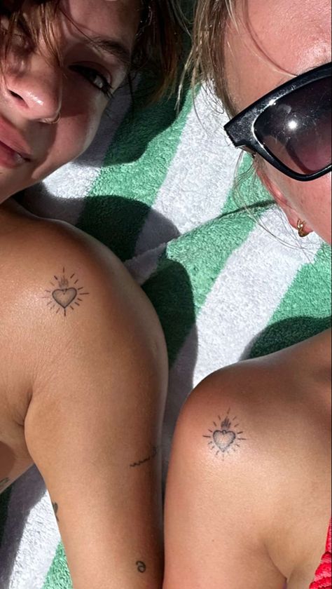 Sabrina Quesada Tattoo, Bsf Matching Tattoos, Matching Tattoos Sisters, Aesthetic Tattoo Ideas, Sab Quesada, Emma Brooks, Matching Tats, Unique Tattoo Ideas, 20 Aesthetic