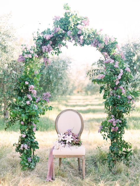 Photography: http://esmeraldafranco.com/ | Floral design: http://www.laurasfloras.com | Read More: https://www.stylemepretty.com/vault/image/6194441 Lilac Wedding Colors, Lavender Wedding Colors, Fall Wedding Arches, Diy Wedding Arch, Wedding Themes Spring, Wedding Arch Rustic, Violet Wedding, Wedding Ceremony Ideas, Diy Wedding Backdrop