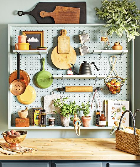 Pegboard Kitchen, Pegboard Storage, Kitchen Wall Storage, Cottage Market, Pot Rack, Decoration Inspiration, Apartment Kitchen, Tiny Kitchen, The Cottage