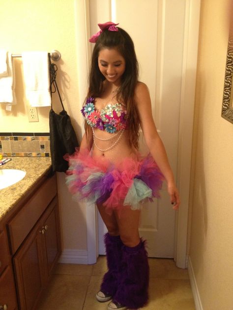 #electriclaundry #electricdaisycarnival Outfit By: Electric Laundry Tech Priestess, Festival Makeup Rave, Rave Fit, Rave Outfits Edm, Festival Makeup Glitter, Edm Festival Outfit, Edm Girls, Rave Edm, Rave Girls