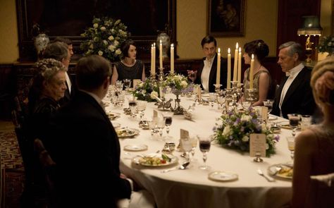 Episode 7: Lord Merton's children, Tim and Larry, cause a stir at dinner in the Downton household. Formal Dinner Table, Downton Abbey Wedding, Downton Abbey Fashion, Highclere Castle, Downton Abby, Mystery Party, White Napkins, Dinner Themes, Formal Dinner