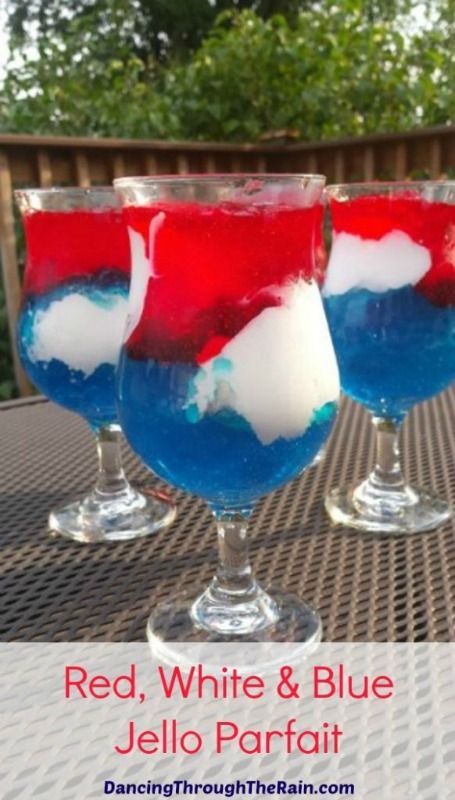 Red White Blue Jello, Red White And Blue Jello, Jello Parfait, Blue Treats, Blue Sweets, Jello Cups, Blue Jello, Parfait Recipe, July Desserts