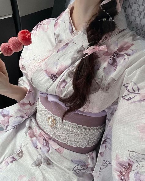 Pretty Kimonos, Cute Kimonos, Japan Outfit, Kimono Design, Aesthetic Japan, Japanese Aesthetic, Japanese Outfits, J Fashion, Pretty Selfies