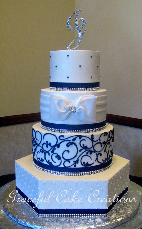 Detalles que impresionan Wedding Cake With Navy Blue, Butter Cream Wedding Cake, Cream Wedding Cake, Navy Blue Wedding Cakes, Cream Wedding Cakes, Wedding Cake Navy, Wedding Cakes Elegant, Wedding Cakes Blue, Blue Cakes