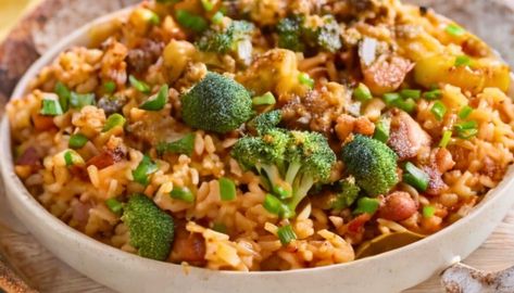 Best Longhorn Steakhouse rice pilaf copycat recipe - Munchyesta Easy Rice Casserole, Steakhouse Rice, Mediterranean Casserole, Rice Casserole Dishes, Casserole With Broccoli, Casserole Vegan, Vegan Shredded Cheese, Cheesy Broccoli Rice, Vegan Mediterranean