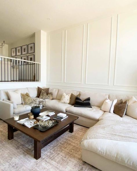 Living Rooms Farmhouse Style, Living Rooms Farmhouse, Sectional Living Room Layout, Textured Area Rug, Living Room Layout Ideas, White Sectional Sofa, Room Layout Ideas, Sectional Living Room, Linen Sectional