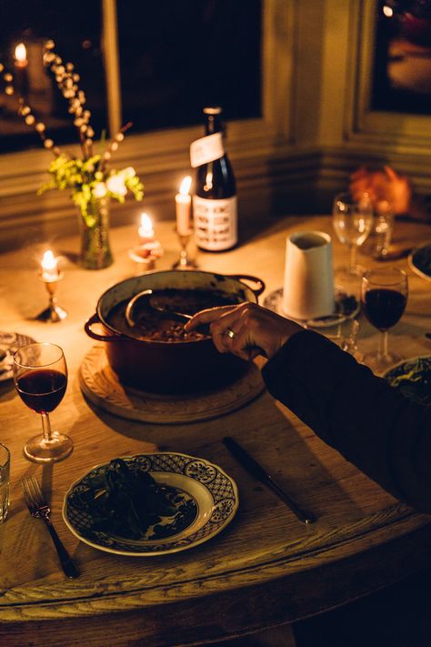 Cosy Cooking Aesthetic, Cooking Dinner Aesthetic Kitchen, Nora Ephron Dinner Party, Candlelit Apartment, Cozy Cooking Aesthetic, Candlelit Dinner Aesthetic, Cozy Dinner Aesthetic, Winter Dinner Party Aesthetic, Cooking In Kitchen Aesthetic