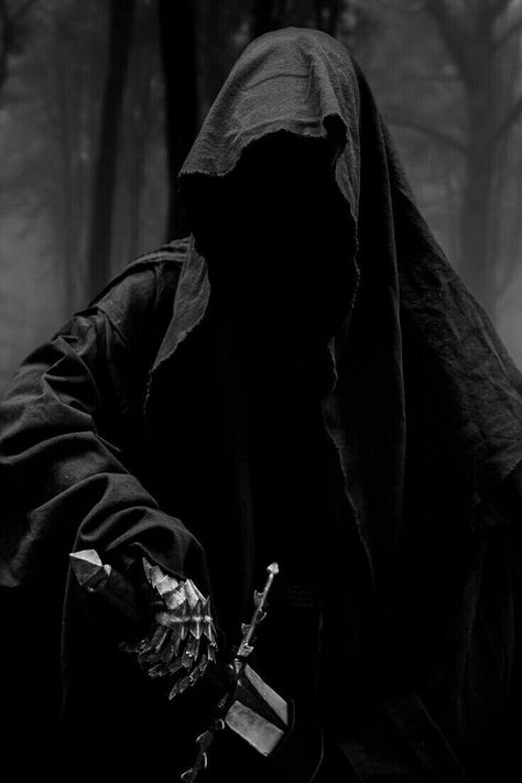 Nazgul Art, Lord Of The Rings Nazgul, Art Dark, The Rings, Lord Of The Rings, Dark Fantasy Art, Dark Fantasy, Mood Boards, Fantasy Art