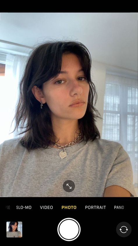 Feathery Shoulder Length Hair, Brown Collarbone Length Hair, Kenzie Ziegler Short Hair, Collarbone Length Hair With Layers Curtain Bangs, Wlw Haircuts, Short Hair Layers Shoulder Length, Short Hair With Curtain Bangs And Layers, Wispy Curtain Bangs Short Hair, Short Hair Cuts With Curtain Bangs