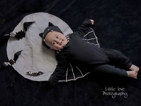 Bat Photoshoot, Baby Bat Costume, Theme Photography, Milestone Photography, Bat Costume, Moon Halloween, 1st Halloween, Halloween Photography, Baby Bats