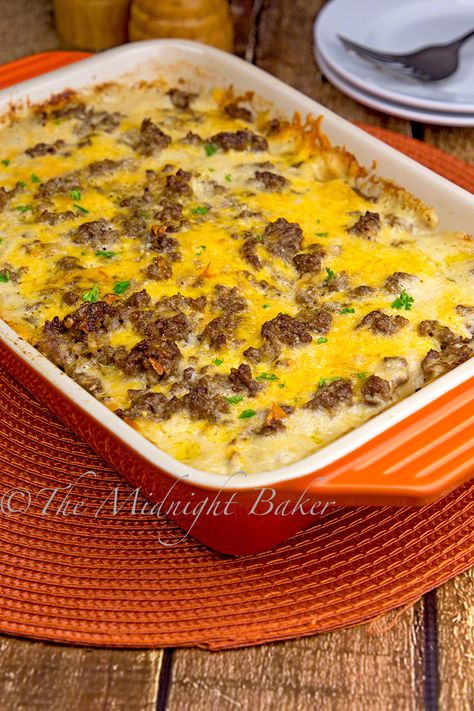 Cheesy Beef & Potatoes Ground Beef Potato Casserole, Beef Potato Casserole, Ground Beef Breakfast, Beef Potatoes, Ground Beef Casserole Recipes, Chicken Tikka Masala Recipes, Ground Beef And Potatoes, Beef And Potatoes, Beef Casserole Recipes