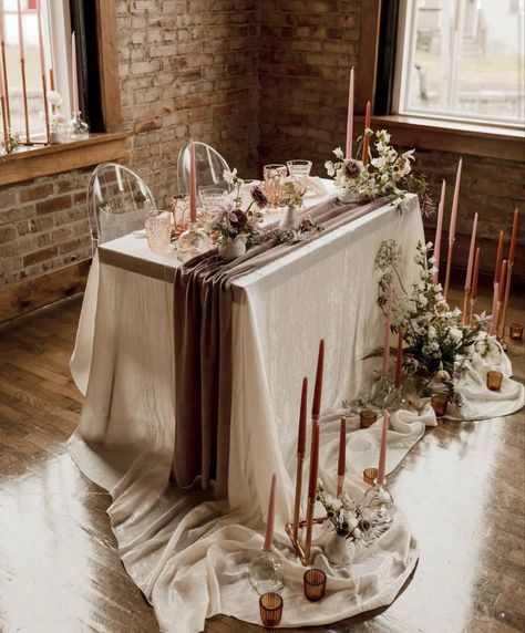 Wedding Couple Table, Head Table Wedding, Sweetheart Table Wedding, Chattanooga Wedding, Wedding Tablescape, Bridal Table, Head Table, Wedding Tablescapes, Sweetheart Table