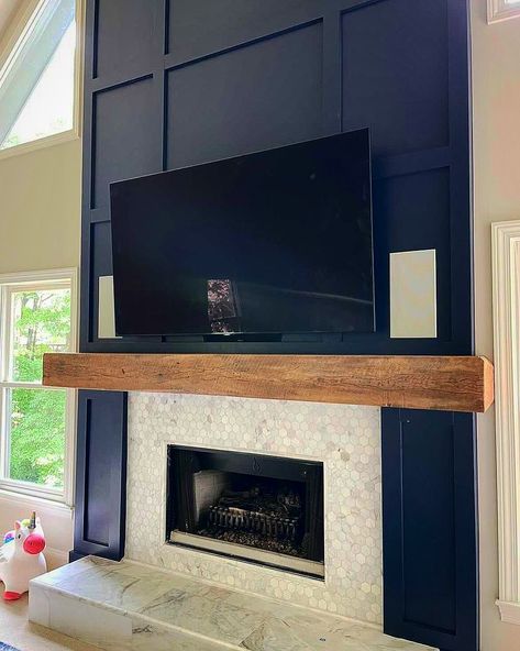 https://www.instagram.com/p/CfB4TxHL-ob/?igshid=YTE5ODU0Yjk= Fireplace Bookcases, Fireplace Bookcase, Electric Fireplace Living Room, Fireplaces Ideas, New House Living Room, Living Room Built Ins, Electric Fireplaces, Fireplace Remodel, Transitional Modern