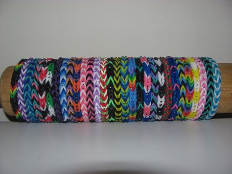 Rainbow Loom rubber band stretch bracelet lot by Sellingitforyou, $32.00 Fishtail Loom Bracelet, Rainbow Loom Fishtail, Fishtail Bracelet, Loom Band Bracelets, Rainbow Loom Rubber Bands, Rainbow Loom Patterns, Rainbow Loom Designs, Rainbow Loom Bands, Wallet Tutorial