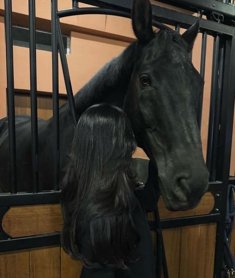 Girl Riding Horse, Horse Girl Aesthetic, Girl Black Hair, Horse Riding Aesthetic, Equestrian Aesthetic, Equestrian Girls, Horse Aesthetic, Girl Lifestyle, Horse Horse