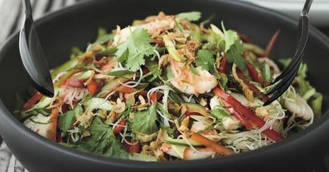 Prawn and vermicelli salad Curry Pasta Salad, Vermicelli Salad, Cauliflower Burger, Classic Mashed Potatoes, Vermicelli Recipes, Curry Pasta, Prawn Salad, Crunchy Salad, Mango Salad