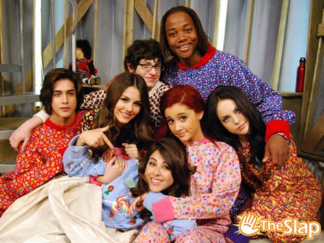 Guy Models, Victorious Cat, Victorious Nickelodeon, Onesie Party, Hollywood Arts, Icarly And Victorious, Valentine Cat, Ariana Grande Facts, Victorious Cast