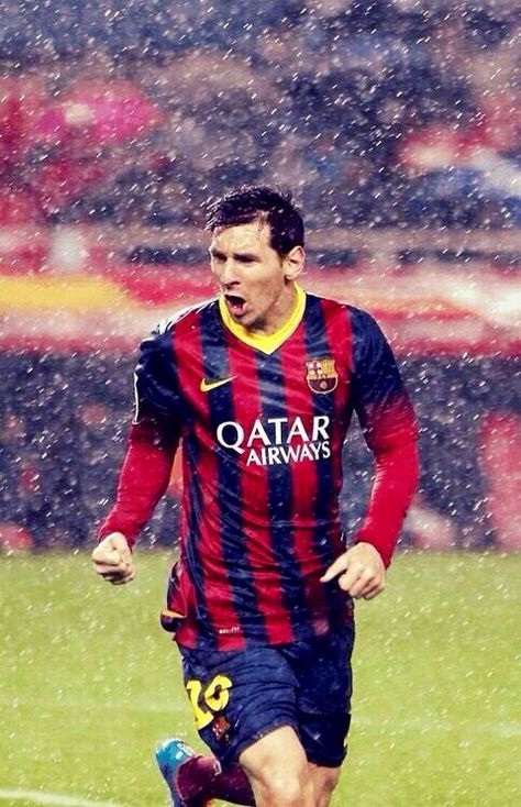 Me gusta el fútbol. Me gusta jugar al fútbol bajo la lluvia. Messi Pictures, Lio Messi, Club Football, Argentina National Team, Cr7 Messi, Barcelona Futbol Club, Messi And Neymar, Lionel Andrés Messi, Leonel Messi