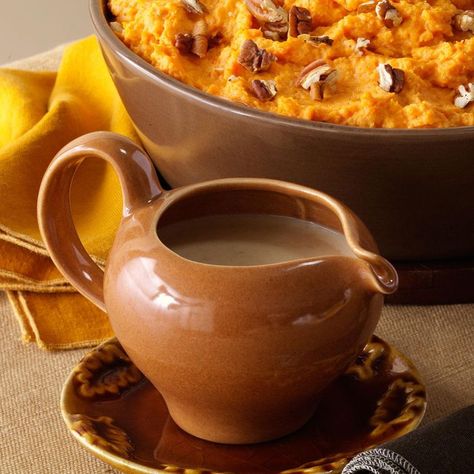 Best Thanksgiving Gravy, Sour Cream Gravy Recipe, Apple Gravy, Susanville California, Cream Gravy Recipe, Thanksgiving Gravy Recipes, Onion Gravy Recipe, Homemade Gravy Recipe, Thanksgiving Gravy