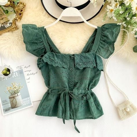 Chiffon Crop Top, Short Blouse, Peplum Lace, Myanmar Dress Design, Fashion Top Outfits, Myanmar Dress, Outfits Petite, Cropped Vest, Cottagecore Aesthetic