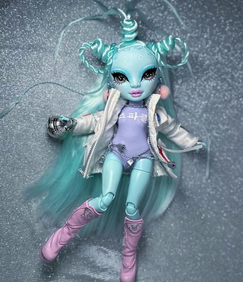 Witcher Art, Custom Monster High Dolls, Doll Aesthetic, Fantasy Art Dolls, Monster High Art, Rainbow High, Space Nasa, Japanese Dolls, Lol Dolls