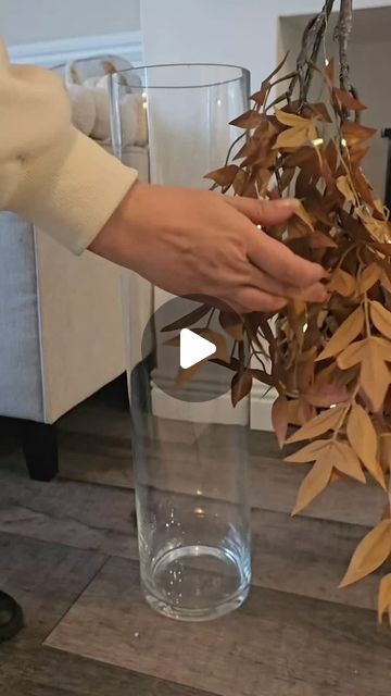 My House Looks on Instagram: "Amazing idea🍁 by @littlepettittpad Tag someone who needs to see this 🤩

Follow @myhouselooks for more
.
.
.
#halloween #diydecor #diyideas #diylove #diy #diy #dıy #diyinspiration #interiör_and_living" Tall Thanksgiving Centerpieces, Flower Arrangements Thanksgiving, Thanksgiving Vase Ideas, Thanksgiving Vase Filler Ideas, Cornucopia Centerpiece Diy, Large Floor Vases Decor Ideas, Fall Vase Filler Ideas, Tall Glass Vase Ideas, Large Floor Vase Decor