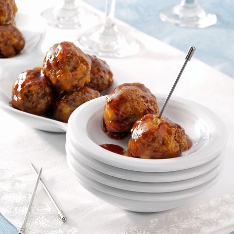 German Meatballs Recipe: How to Make It Meatballs Pork, Canada Recipes, Bourbon Meatballs, Bratwurst Recipes, Meatballs And Rice, Pork Entrees, Sausage Meatballs, Canadian Food, Meatballs Recipe