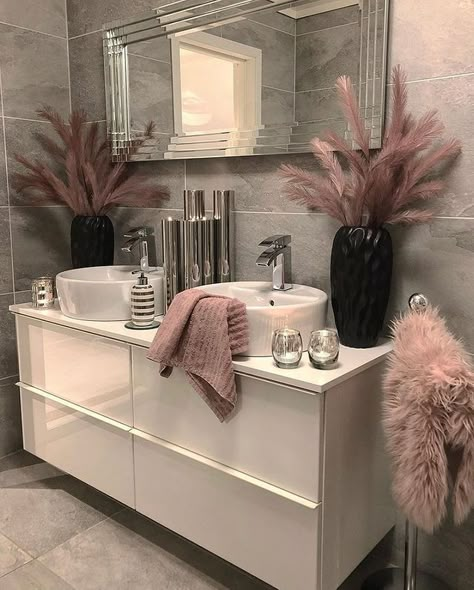 Makeover Kamar Mandi, Bathroom Decor Apartment, Restroom Decor, Bathroom Design Decor, Bathroom Inspiration Decor, Apartment Decor Inspiration, Bathroom Inspo, Decor Home Living Room, Living Room Decor Apartment