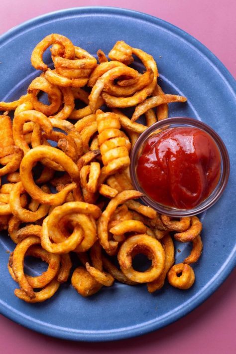 Air Fryer Frozen Fries, Crinkle Fries In Air Fryer, Air Fryer Curly Fries Homemade, Air Fryer Shoestring Fries Frozen, Curly Fries Air Fryer, Greek Salmon Recipe, Frozen Curly Fries In Air Fryer, Arby's Curly Fries, Arbys Curly Fries Air Fryer