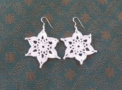 A few design ideas for knitting and crocheting Jewelry.With just a little imagination we can combine colors, textures and sizes to design and create something exciting and up to date. Picot Crochet, Free Crafts, Crochet Jewlery, Creeper Minecraft, Crochet Jewelry Patterns, Crochet Earrings Pattern, Beaded Snowflakes, Crochet Bolero, Crochet Snowflakes