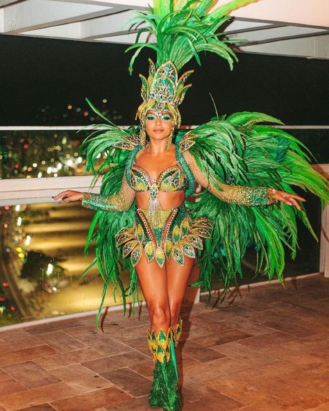 Carnival Rio Outfit, Brazil Festival Rio Carnival Outfit, Carnival Outfit Brazil, Carnaval Outfit Brazil, Culture Textiles, Brazil Costume, Brazil Carnival Costume, Carnivale Costume, Carnival Caribbean