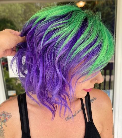 Halloween Hair Dye, Half Colored Hair, Hair For Halloween, Purple And Green Hair, Vivid Hair Color, Colourful Hair, Creative Hair Color, Violet Hair, Dye Ideas