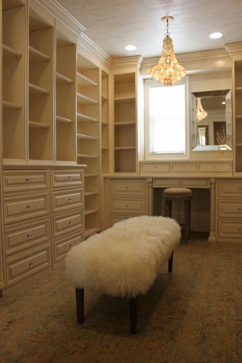 white built in shelves Built In Vanity, Closet Vanity, Real Estat, Closet Room, Closet Organization Diy, Closet Remodel, Dream Closets, Ideas Hogar, Closet Shelves