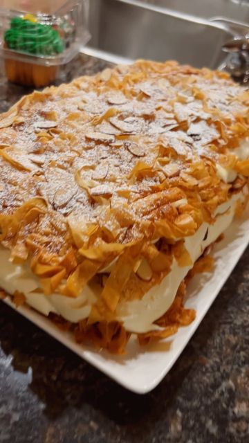 Phyllo Dough Recipes Dessert, Napoleon Dessert, Philo Dough, Showstopper Dessert, Phyllo Dough Recipes, Napoleon Cake, Chocolate Whipped Cream, Cream Candy, Phyllo Dough