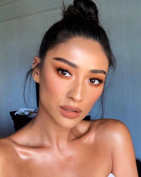 Nude Makeup Looks, Bella Hadid Makeup, Make Up Diy, Dag Make Up, Mekap Mata, Orange Eyeshadow, Orange Makeup, Flot Makeup, Makeup Tip