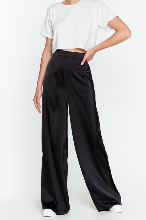 Silky Pants Outfit, Black Satin Pants Outfit, Satin Pants Outfit, Satin Wide Leg Pants, Black Pants Outfit, Silky Pants, Wide Leg Pants Outfit, Outfit Primavera, Satin Trousers