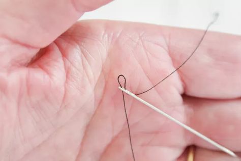 Needle Threaders Diy, How To Thread A Beading Needle, Thread A Needle Hack, Threading Needle Hacks, Thread A Needle Easy Way To, Diy Needle Threader, Easy Way To Thread A Needle, Thread Needle Hack, Threading A Needle Easy Way To