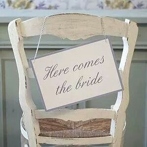 Here comes the bride Bride Jersey, Bridal Chair, Here Comes The Bride Sign, Bride Sign, Bride Card, Wedding Photo Props, Curvy Bride, Wedding Store, Cute Wedding Ideas