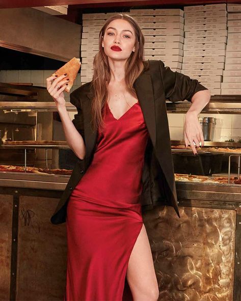 Outfit Formal Mujer, Gigi Hadid Street Style, Gigi Hadid Looks, Photo Graphy, Gigi Style, Gigi Hadid Outfits, Bella Gigi Hadid, Gigi Hadid Style, Hadid Style