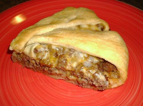 Cheeseburger Pie, Crescent Recipes, Crescent Roll Recipes, Hamburger Recipes, Ritz Crackers, Crescent Rolls, Beef Dishes, Rolls Recipe, Meat Dishes