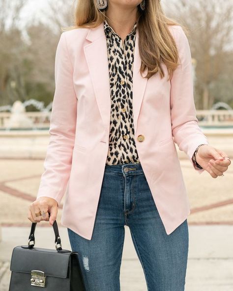 Pink Blazer Outfit, Work Outfits Frauen, Blazer Outfits Casual, Blazer Outfits For Women, Blazer Outfit, Summer Work Outfits, Pink Blazer, Casual Clothes, Blazer Outfits